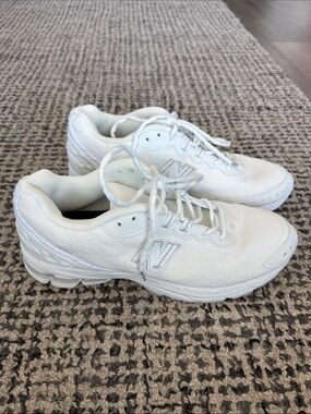 New Balance White Mesh Athletic Walking Shoes